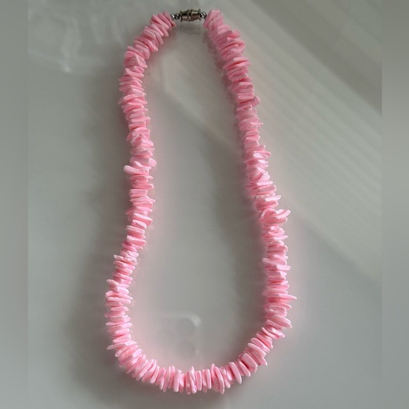 Vintage Pink White Puka Shell Chips Hawaiian Necklace Barrel Clasp 16 inches EUC - Picture 1 of 3